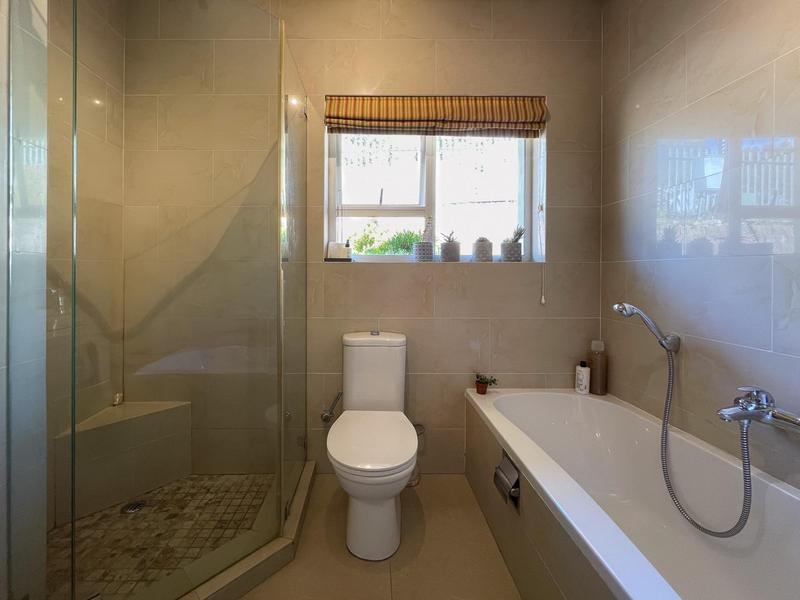 4 Bedroom Property for Sale in Hout Bay Western Cape
